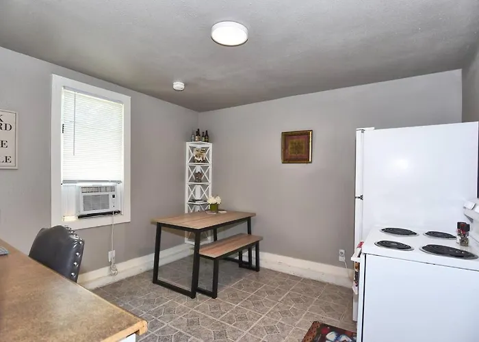 Cherry St Little House* Shop*dine* Rt 66*expo Center*bok*downtown Holiday home